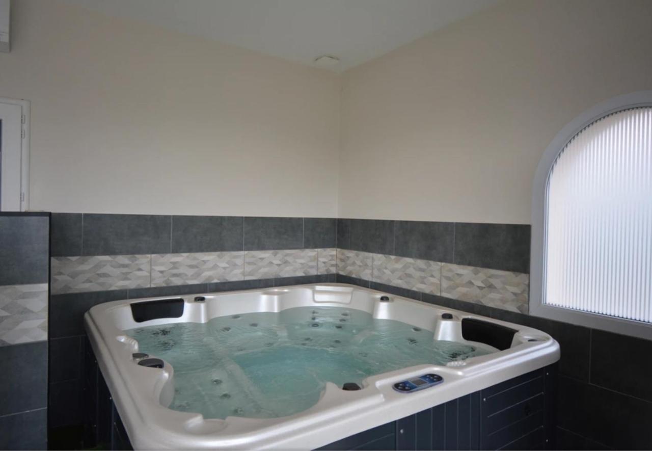 Au Beaulieu Bed & Breakfast Beaulieu  Eksteriør bilde